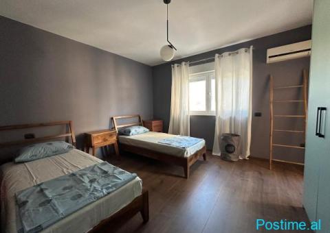 Jepet me qera apartament 2+1 pranë Ish Ekspozitës, Bulevardi - 2/9