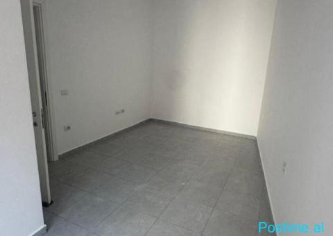 🏡 Apartament 2+1 në shitje – Rruga e Barrikadave, Pallatet - 1/7
