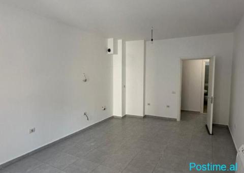 🏡 Apartament 2+1 në shitje – Rruga e Barrikadave, Pallatet - 3/7