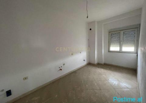 +355695720546 Apartament 2+1 me Verandë në Shitje pranë Muze - 7/7