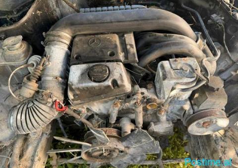 Shitet Motorr benz 220nafte i thjeshte