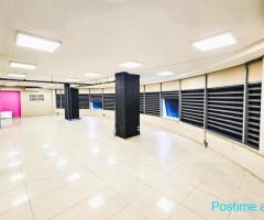 🏢Jepet Ambient Komercial me Qira me Sip: 300 m², te Selvia