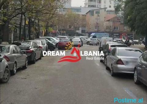 Depo per shitje tek stadiumi Dinamo (ID 4181089 )