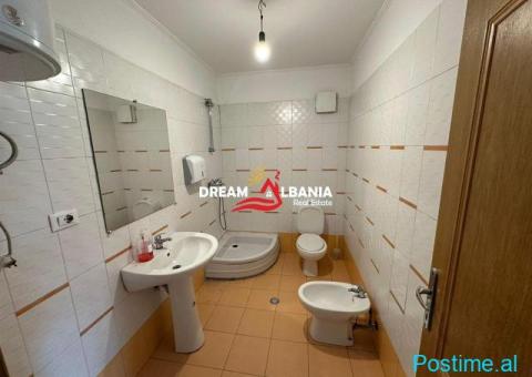 Jepet me qera ambient zyre tek Zogu i Zi, Buze Rruge - 4/9