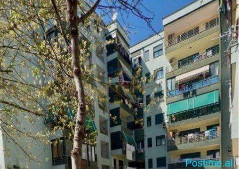 Shitet, Apartament 2+1+2, Rruga 5 Maji, Tirane.