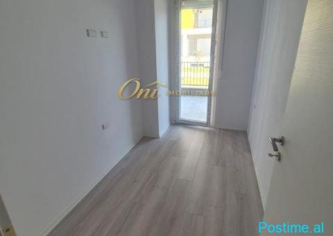 UNIVERS CITY DYQAN/ZYRE PER QERA - 4/8
