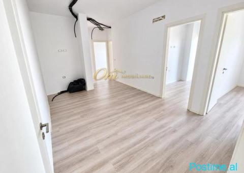 UNIVERS CITY DYQAN/ZYRE PER QERA - 7/8