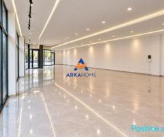 JEPET AMBIENT BIZNESI PËR SHITJE 170 M2 'USLUGA, JORDAN MISJ