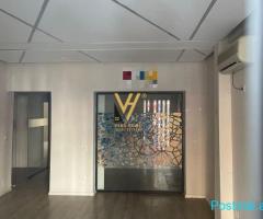 JEPET ZYRE 180 M2 ME QERA TE BLLOKU 3.000 EUR