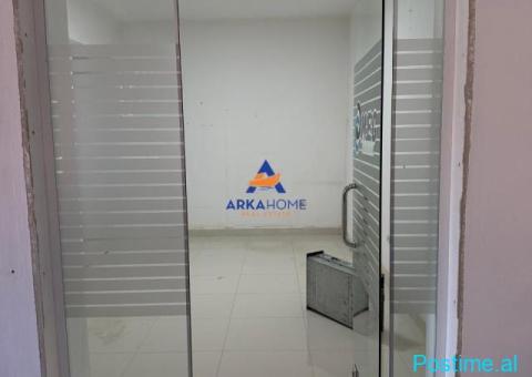 JEPET AMBIENT ME QIRA 180 M2 'RRUGA E DIBRES' 200.000 LEKE - 1/4