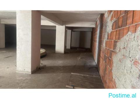 Shitet - Njesi Sherbimi 262 m2 , Kati përdhe në Fresk - 4/4
