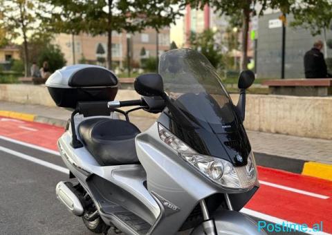 Piaggio X8 200 - 1/10