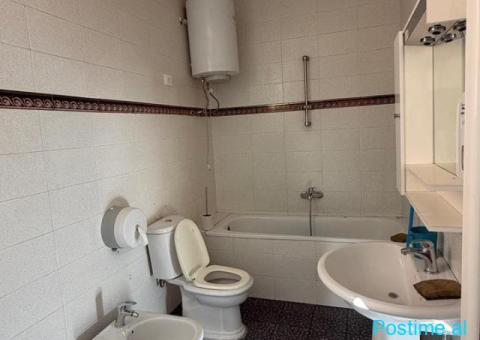 JEPET ME QIRA GODINË 2-KATËSHE | RRUGA E ELBASANIT | 240 m² - 4/6