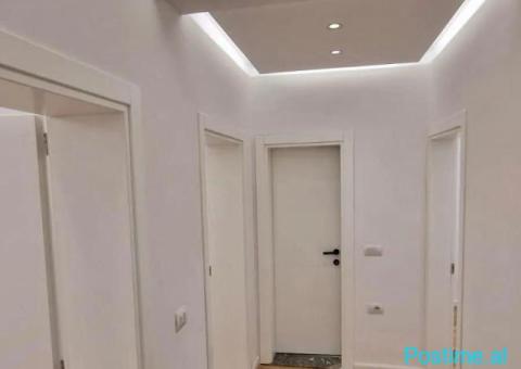 ZYRE ME QERA 120 M2 RRUGA E DURRSIT 90.000 LEK - 1/3