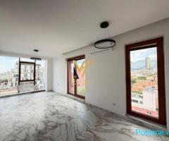 JEPET ZYRE 68 M2 ME QERA TE RRUGA E KAVAJES 1.050 EURO
