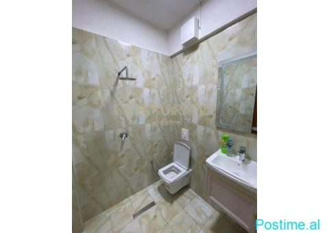 Jepet me qira ambient komercial në Lagjen Nr. 16, Durrës - 2/8