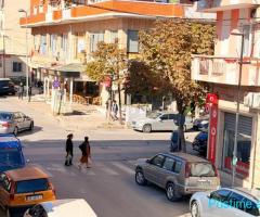 JEPET ME QERA AMBIENT BIZNESI PRANE MUZEUT TE DESHMOREVE, DU