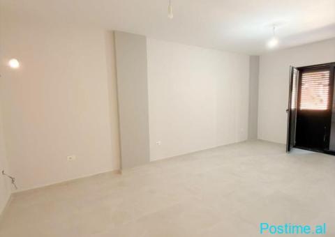 JEPET ME QERA AMBIENT BIZNESI PRANE MUZEUT TE DESHMOREVE, DU - 2/6