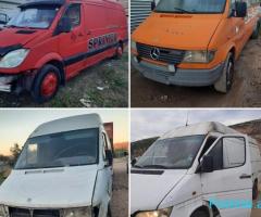 Pjese kembimi per furgona kamioncina