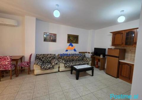 JEPET APARTAMENT 1+1 ME QERA 'BULEVARDI ZOGU I I ' 55.000 LE - 4/5