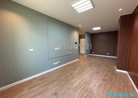 Zyra + 2 Poste Parkimi per Qira tek Lake View! - 1/7