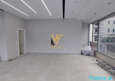 SHITET DYQAN 45 M2 TE KODRA E DIELLIT 120.000 EURO - 1/3