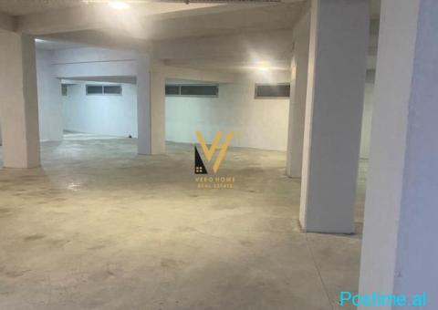 JEPET MAGAZINE 300 M2 ME QIRA TE UNAZA E RE 3.000 EURO - 1/3