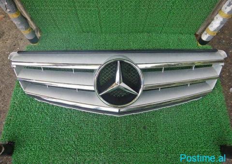 Maskarine/Front Grill C class w204 2009 origjinale