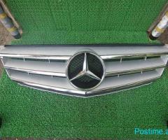 Maskarine/Front Grill C class w204 2009 origjinale
