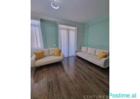 Shitet apartament modern 1+1 në shitje ne Rrugen Myslym Shyr - 1/6