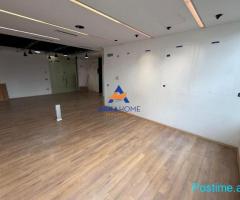 JEPET ME QERA AMBIENT ZYRE 95 M² 'RRUGA E ELBASANIT' 1100 EU