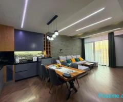 SHITET APARTAMENT 2+1+2 21 DHJETORI 42.000.000 LEKE FH-96296