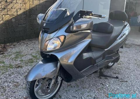 Suzuki Burgman 650 executive - 1/4