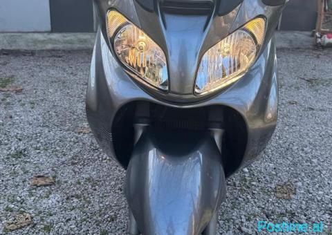 Suzuki Burgman 650 executive - 3/4