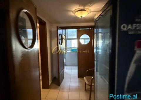 BRRYLI JEPET RESTORANT PER QERA 400M2 - 10/10