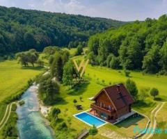 SHITET TOKE ARE 4.387 M2 NE KASHISHT, FIER 90.000 EURO