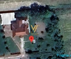 SHITET TOKE ARE 9.000 M2 PRANE RINASIT 900.000 EURO