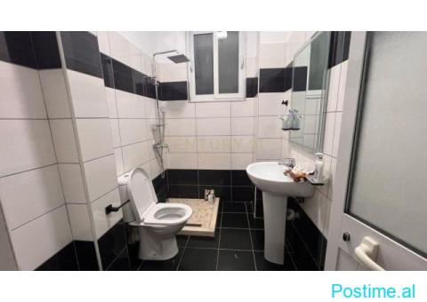 APARTAMENT ME QIRA 1+1+POST PARKIMI TEK 5 MAJI !!! - 1/5