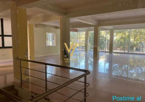 JEPET DYQAN 240 M2 ME QIRA TE RRUGA DRITAN HOXHA 170.000 LEK