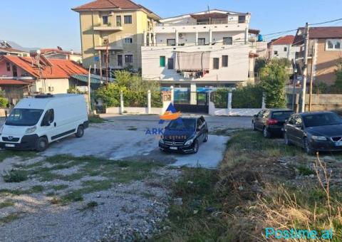 SHITET TOKE 500 M2 'SAUK' 200.000 EURO