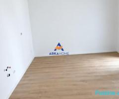 JEPET ZYRE ME QERA 82 M2 'KOMUNA E PARISIT' 700 EURO