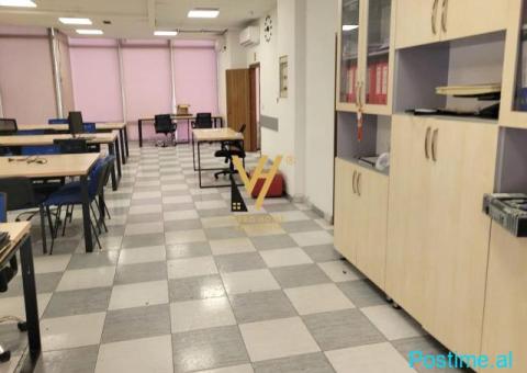 JEPET ZYRE 286 M2 ME QIRA TEK ISH EKSPOZITA 150.000 LEKE - 1/3