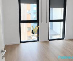 JEPET ZYRE 95 M2 ME QERA TE KOMUNA E PARISIT 70.000 LEKE