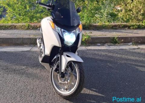 Honda Integra 700 - 1/4