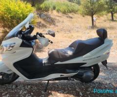 Motorr Suzuki Burgman 400 i vecante ne llojin e tij Limited