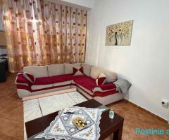 Jepet shtepi me qera ,perball grand market