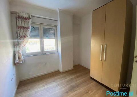 Jepet me Qera Ambient 4+1+2 + 2 Poste Parkimi ne Don Bosko! - 6/10