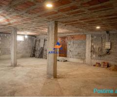 JEPET MAGAZIN ME QERA 125 M2 'URA INSTITUTIT' 30.000 LEKE