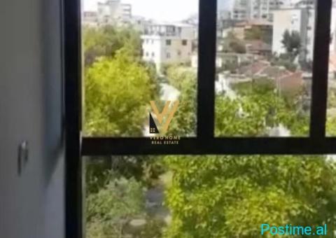 JEPET ZYRE 60 M2 ME QERA TE ALI DEMI 45.000 LEKE - 2/3