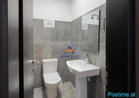 JEPET ZYRE ME QERA 371M2 NETO 'KOMPLEKSI USLUGA,STACIONI I T - 2/10